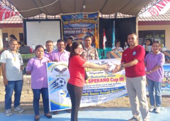 ​Dukung Futsal Spekano Cup III, Yayasan Mitha Peduli Bersama Serahkan Bantuan Bola dan Perlengkapan Olahraga