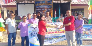 ​Dukung Futsal Spekano Cup III, Yayasan Mitha Peduli Bersama Serahkan Bantuan Bola dan Perlengkapan Olahraga