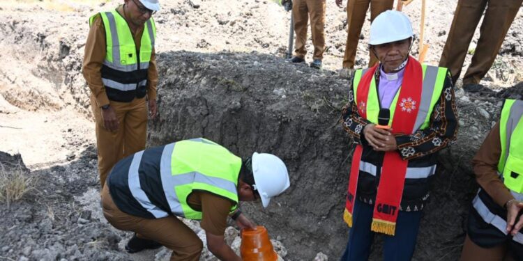 Gedung Kembar Serbaguna dan Rumah Dinas Kejari Kabupaten Kupang Mulai Dibangun di Oelamasi