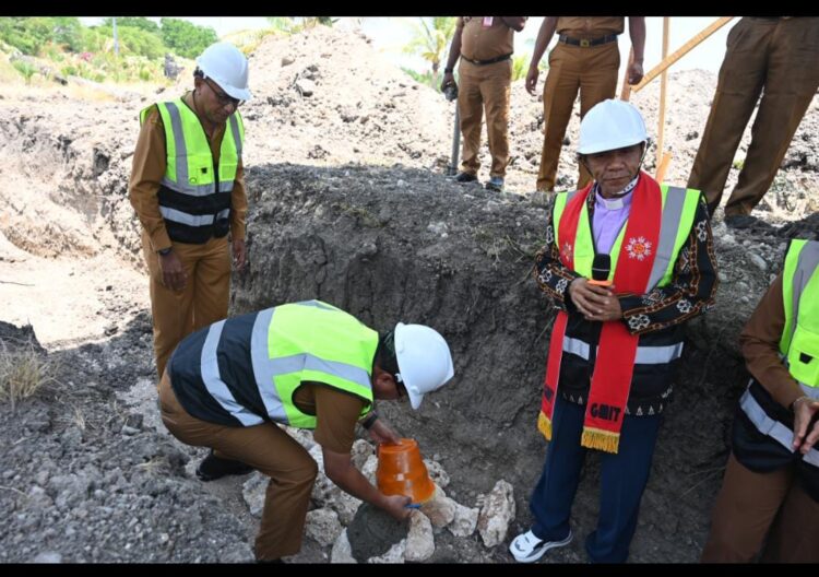 Gedung Kembar Serbaguna dan Rumah Dinas Kejari Kabupaten Kupang Mulai Dibangun di Oelamasi