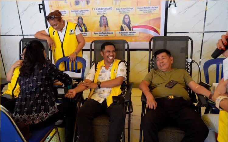 Sambut HUT Ke-62, Golkar NTT dan PMI Kumpul 86 Kantong Darah